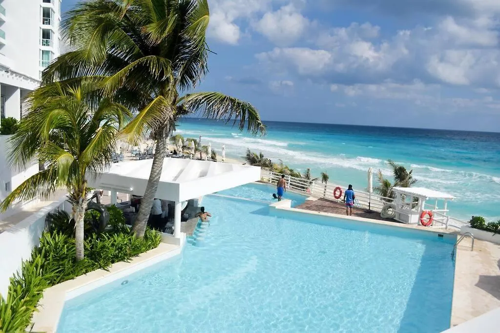 Estudio 4 Sobre Playa, Alberca, Gimnasio, Jacuzzi Cancun Daire